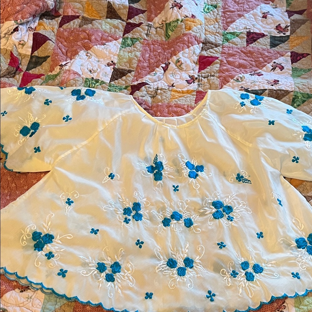 Floral Embroidered 50s Women's Top - Cream and Blue
